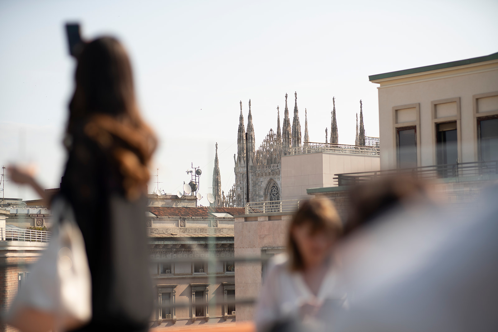 Vista del Duomo di Milano dal rooftop di Spazio IlluMI, location esclusiva per eventi.