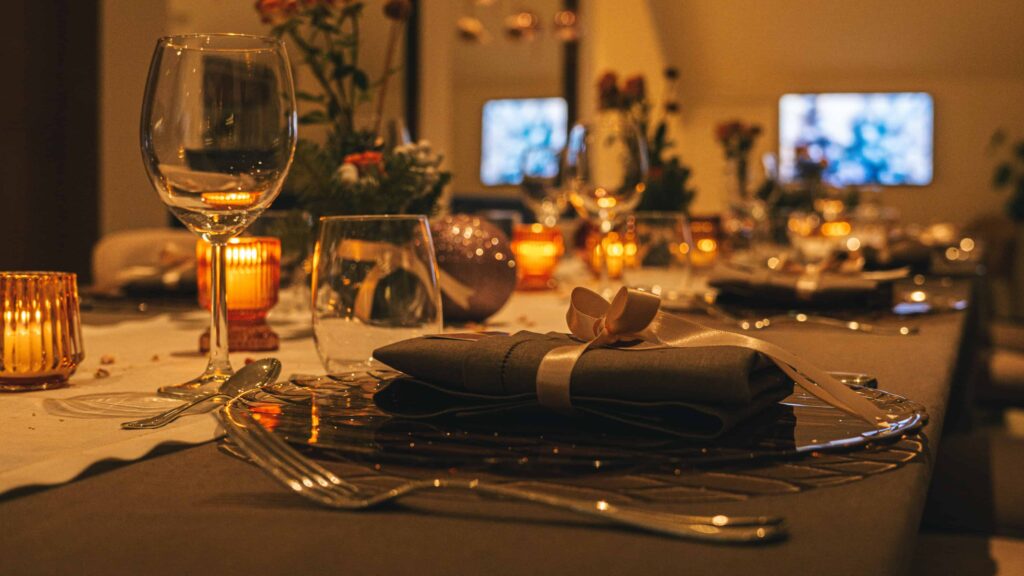 Cena aziendale di Natale, attico Spazio IlluMi, location esclusiva per eventi aziendali a Milano.
