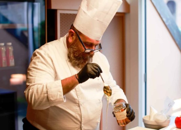 show cooking evento aziendale Pink Lady presso la location Spazio Ilumi