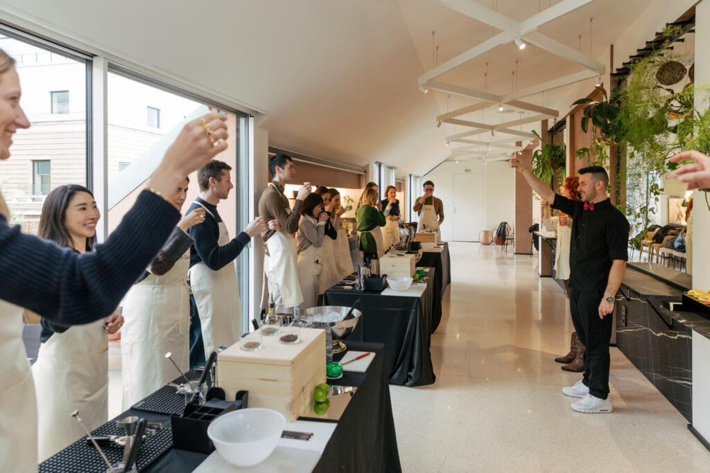 Evento ibrido, team building + showcooking, presso spazio illuMI, Milano